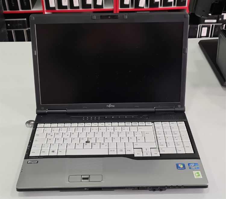 İkinci El NotebookFUJITSUFujitsu LifeBook E752 İ7 3540m 4 Ram 120GB(Sıfır)SSD 15.6'' 2.EL Laptop